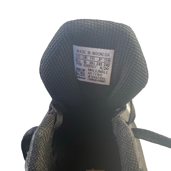 Adidas Black and White Athletic Indoor Soccer Shoes Men’s 6.5 or Women’s 7.5 - Picture 4 of 5